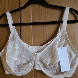 Chic White Lace Underwire Bra